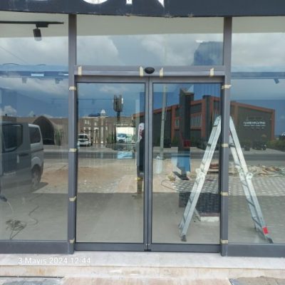 fotoselli otomatik kapı çift kanat görsel 1